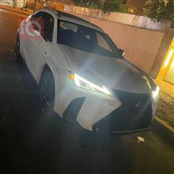 لێکزس UX